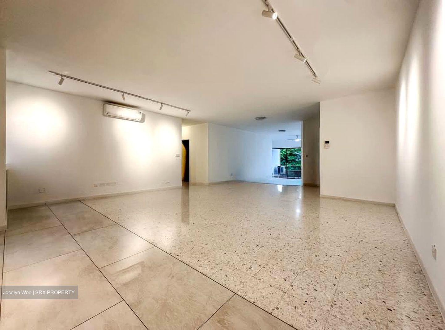 Garden Apartment (D10), Apartment #594177931